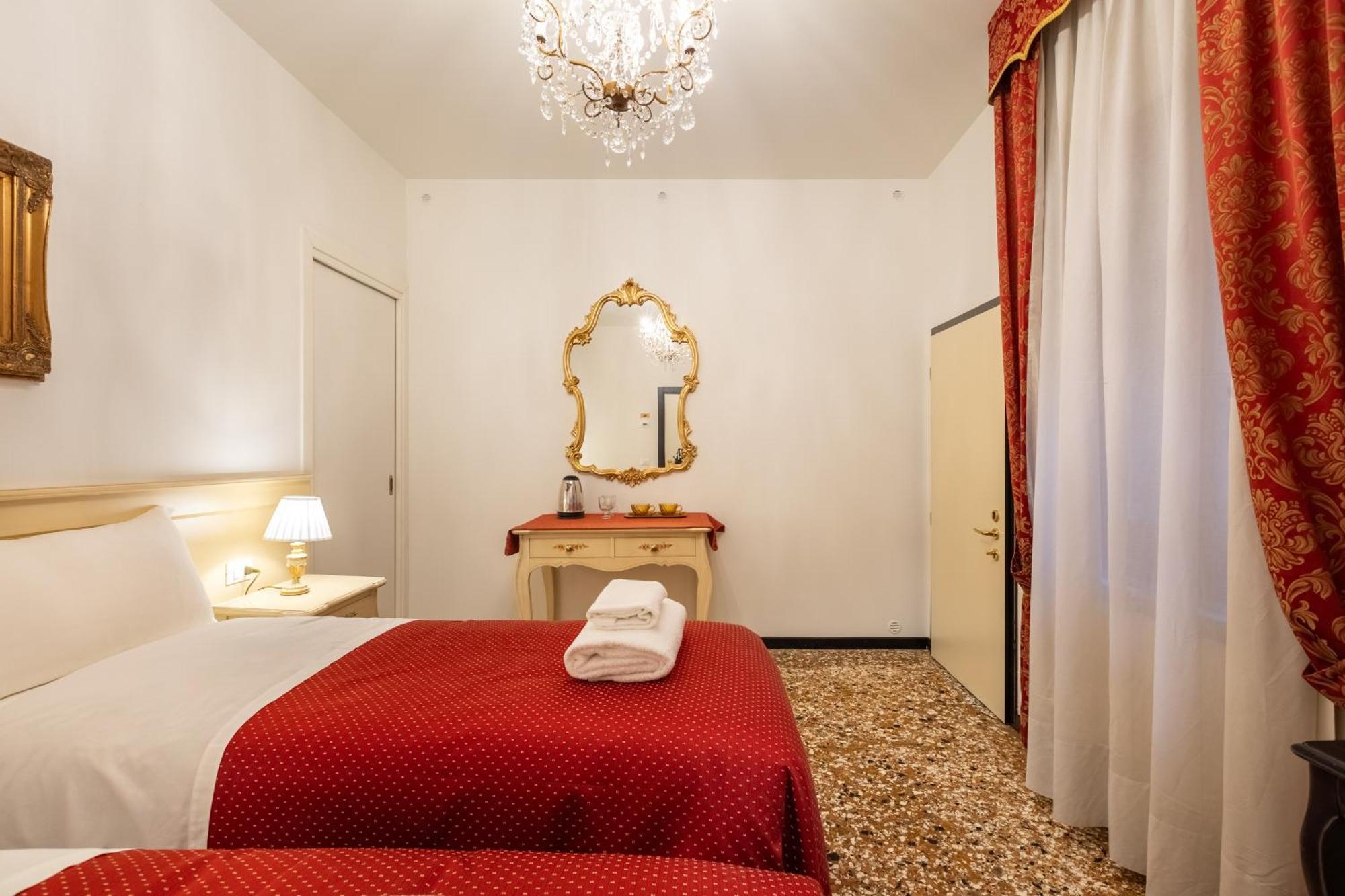 Ca' Luisa Hotel Venice Exterior photo