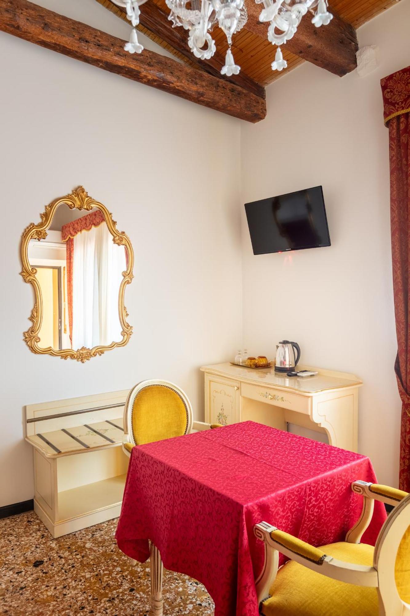 Ca' Luisa Hotel Venice Exterior photo