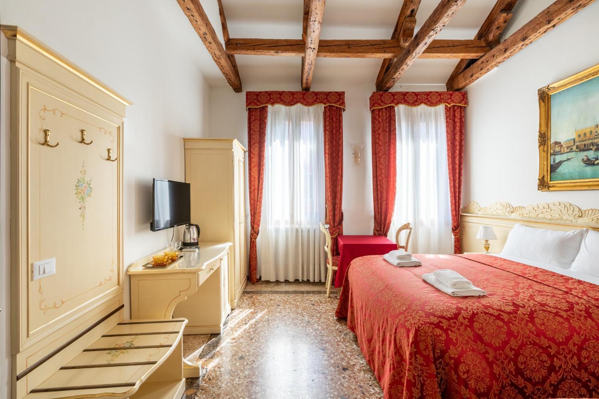 Ca' Luisa Hotel Venice Exterior photo